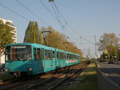 Einfahrt in die Station "Heerstraße"