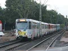 Hier einer der letzten Planzüge, die die alte Station "Fischstein" anfahren. 2010 wurde die Station mit Hochbahnsteigen versehen.
